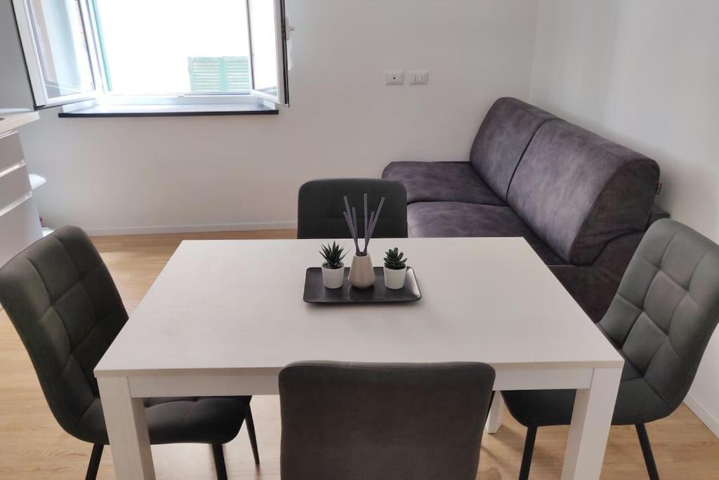 La Casa Di Dani Lägenhet Genua Exteriör bild